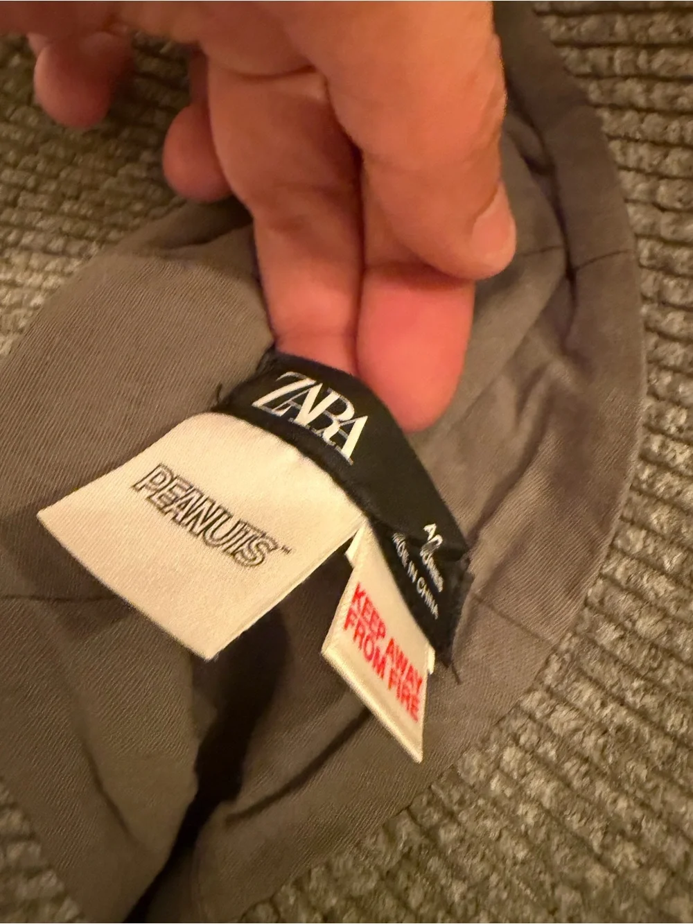 ZARA x PEANUTS Snoopy Woodstock Corduroy Bucket Hat Olive Green